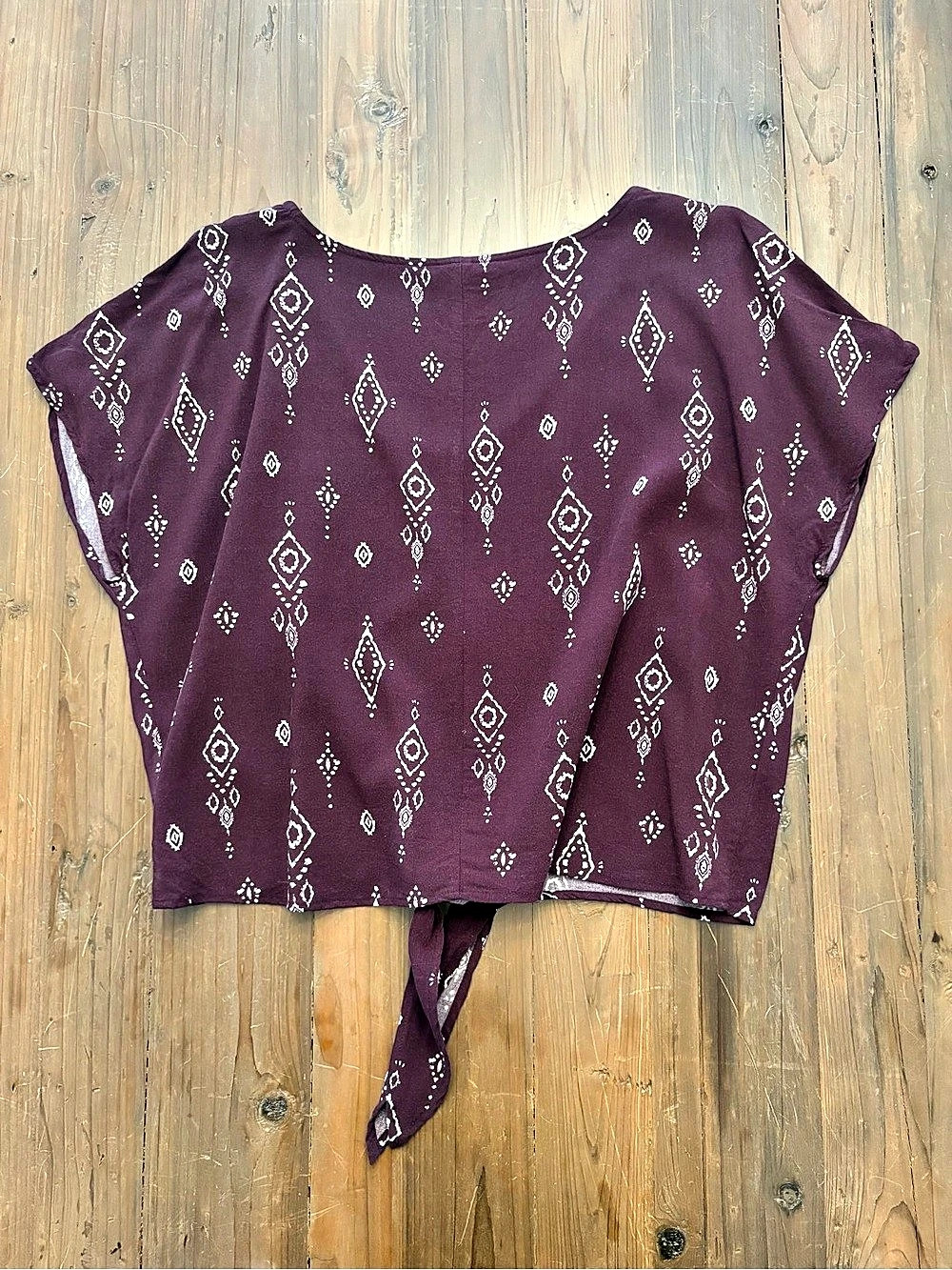 Mudd Boho Maroon Ikat Print Cold Shoulder Tie Front Top - Size Large - Picture 2 of 5